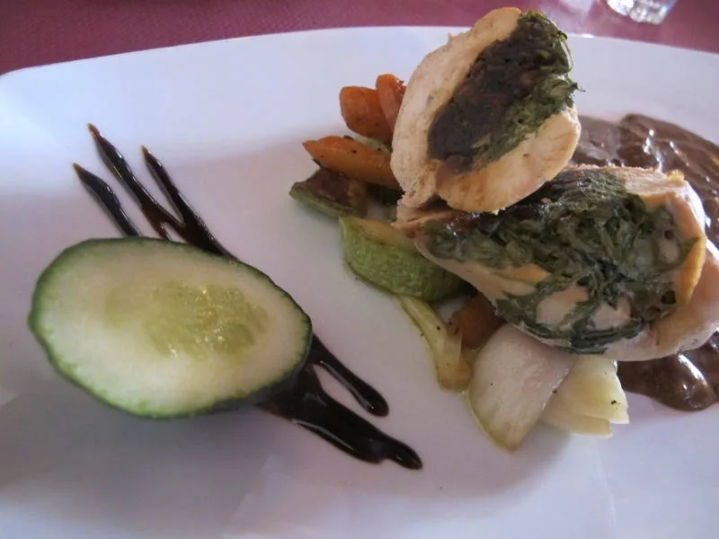 Kylling fylt med ruccola og fiken.