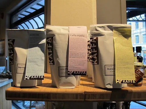 Spennende kaffe i hyllene