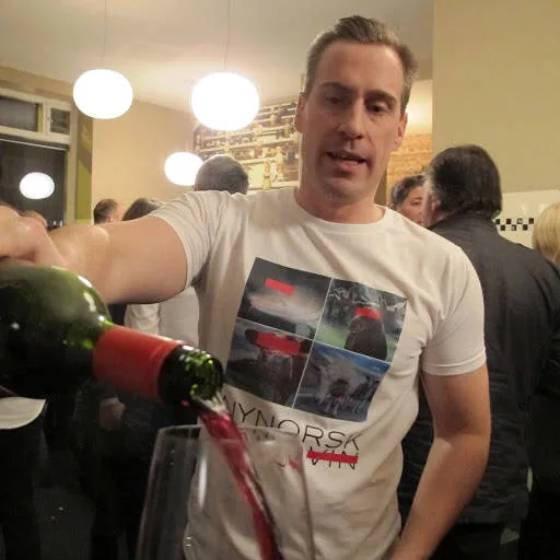 Generøse glass og kule t-skjorter.