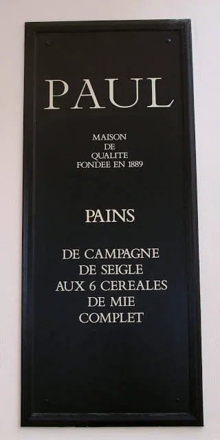 Paul finner du over hele Paris og har et fantastisk utvalg bakervarer. http://www.paul.fr