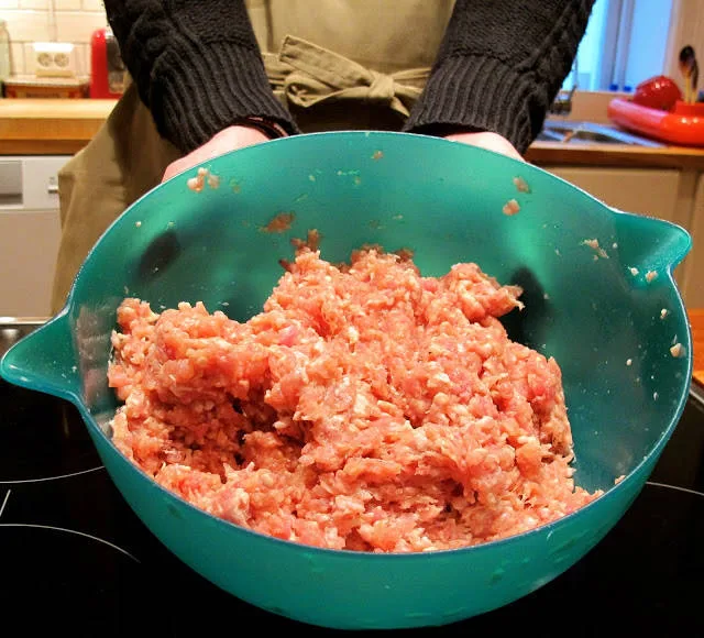 slik skal deigen se ut når den er ferdigblandet med krydder etc.