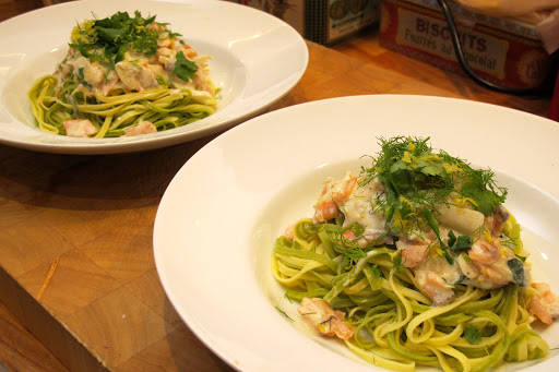 Finn fram en snadder hvitvin og spis godt!