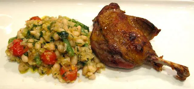 Nesten-cassoulet med bønnestuing og andeconfit