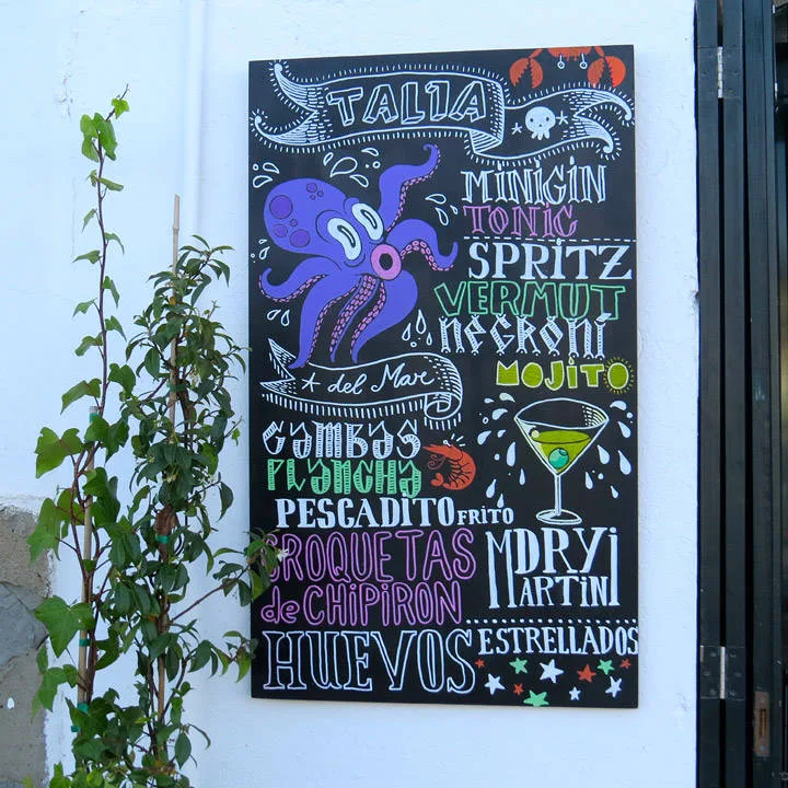 Et godt sted for en drink. Naboen til L'Estable og Es Cau.