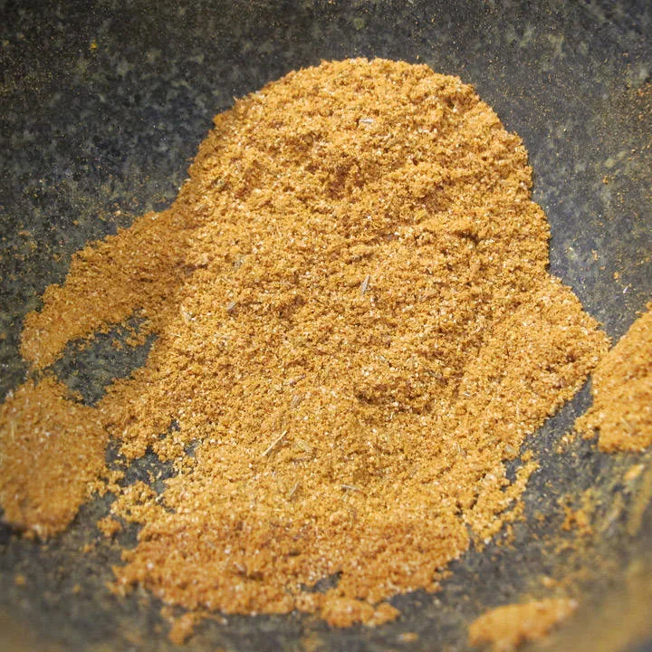 Ferdig støtt shawarma-krydder. 