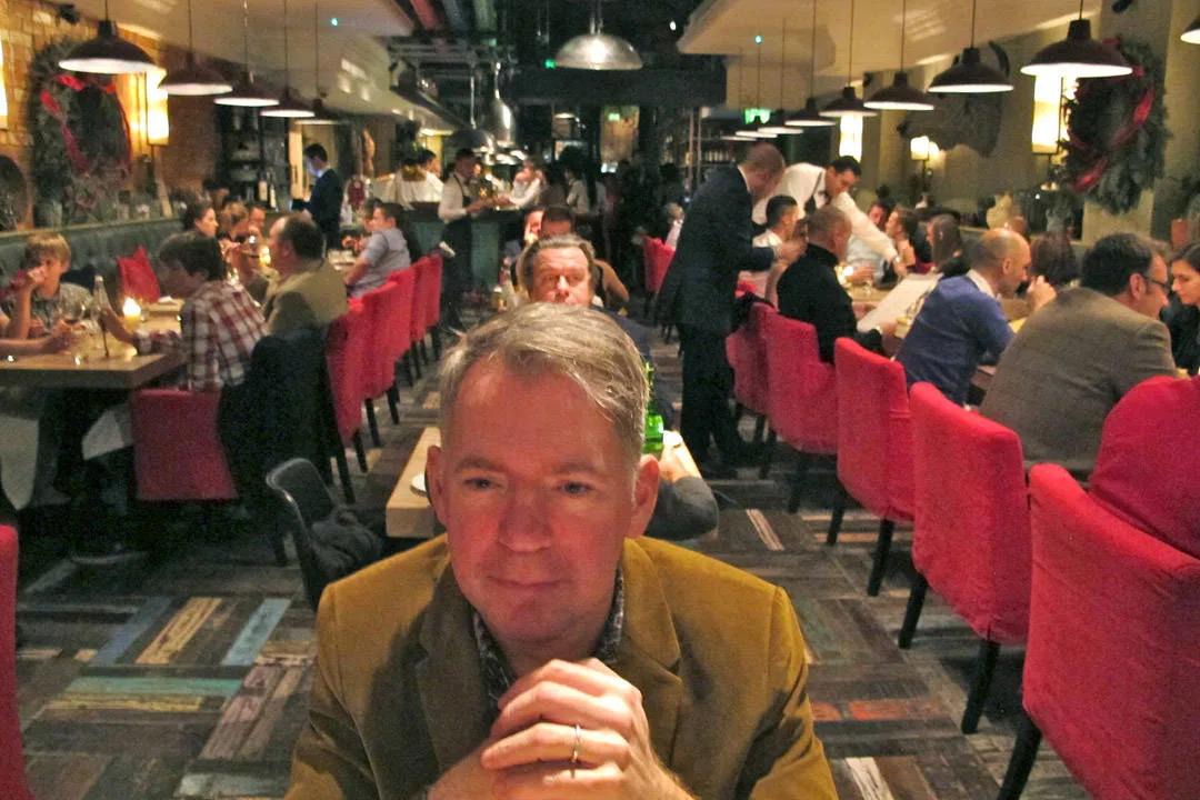 Pakka full restaurant