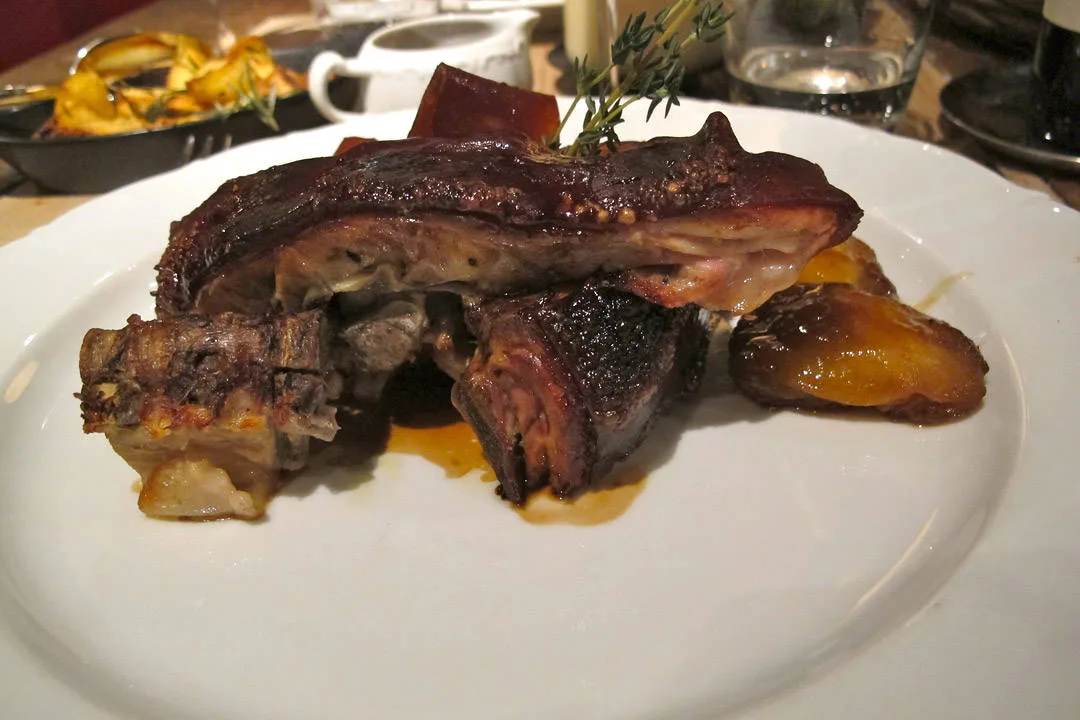 Et lass pattegris. 48 pund for en posjon, men så verdt det!