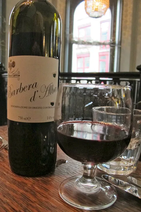 God vin har de også. Kanskje ikke det mest imponerende vinkartet, men.