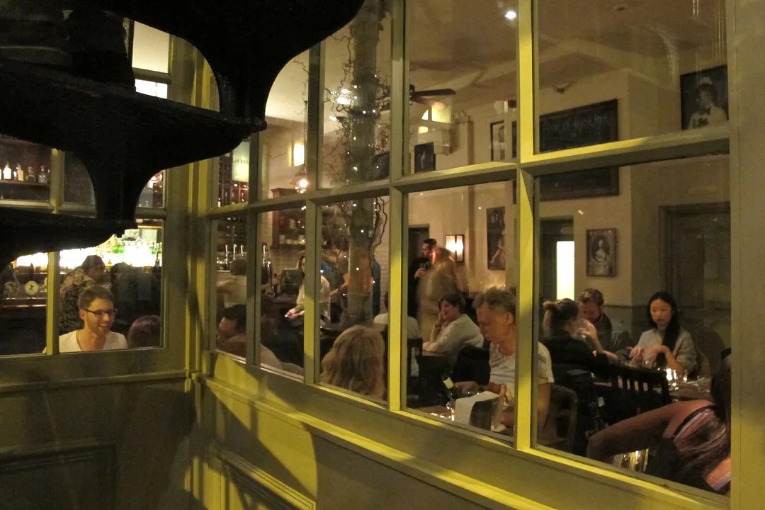 Stemning i første etasje også.