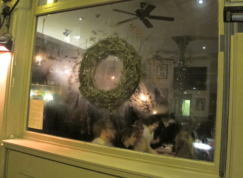 Hvem vil ikke inn et sted hvor det dugger på vinduene?