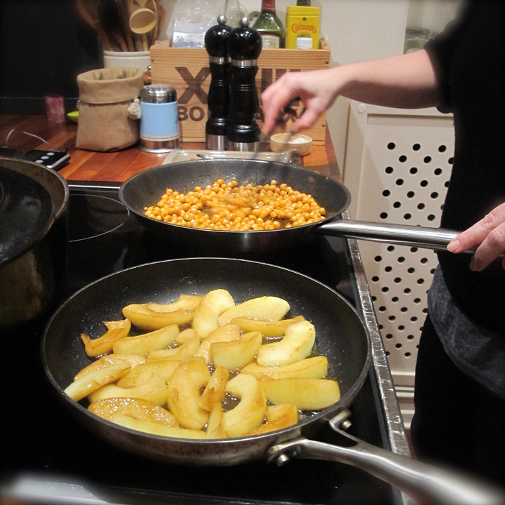 Stekte epler og kikerter