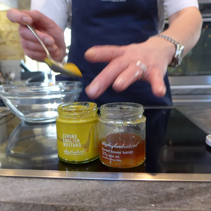 Dressing av sennep og honning