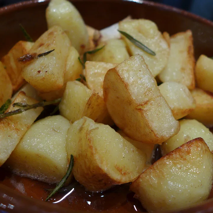 Toscanske poteter med rosmarin og hvitløk