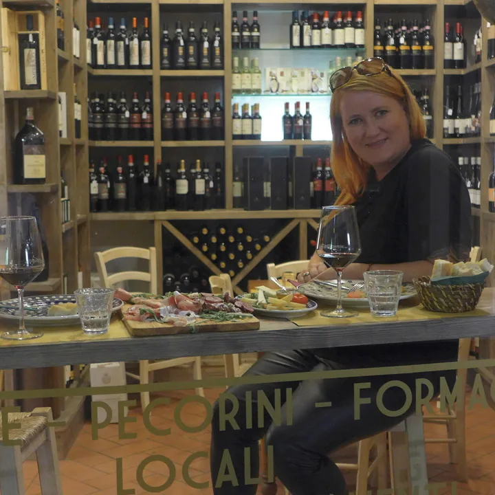 Thi-tei der ute på gaten!