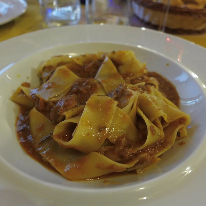 Papadelle med villsvinragu. Herlig!