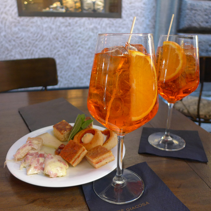 et yndet sted for en spritz og gratis snack