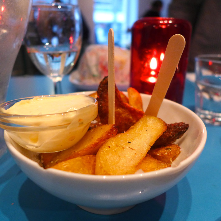 Grillede poteter med aioli.