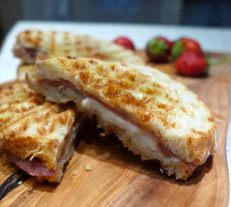 Ostesmørbrød med spekeskinke