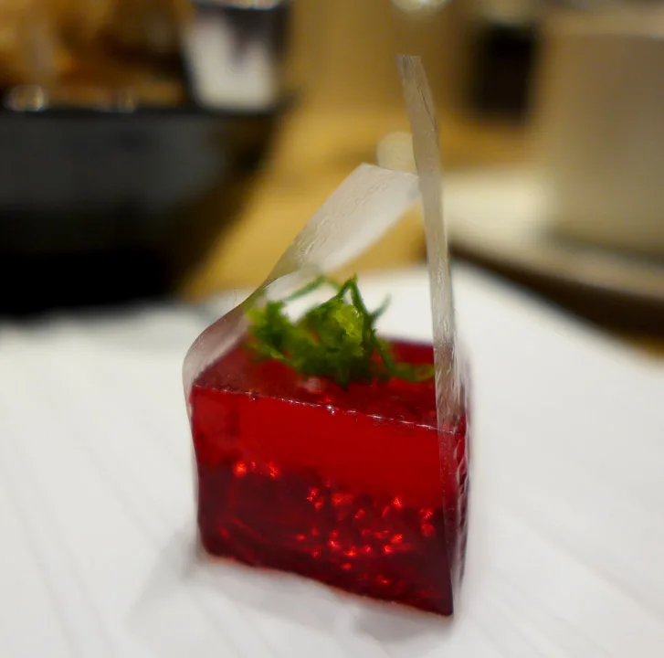 Pakta Sweets Chicha candy med spiselig plast utenpå.