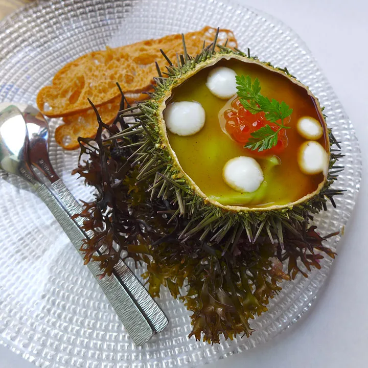 Krabbe med eple og lakserogn. Ren nytelse.