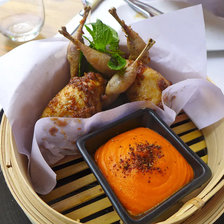 Vaklene vi hadde i fjor. Penslet med kardemomme og servert med søtpotetkrem med appelsin og lakris.