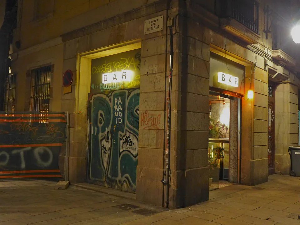 Slik ser fasaden ut. Ikke mye luksus...