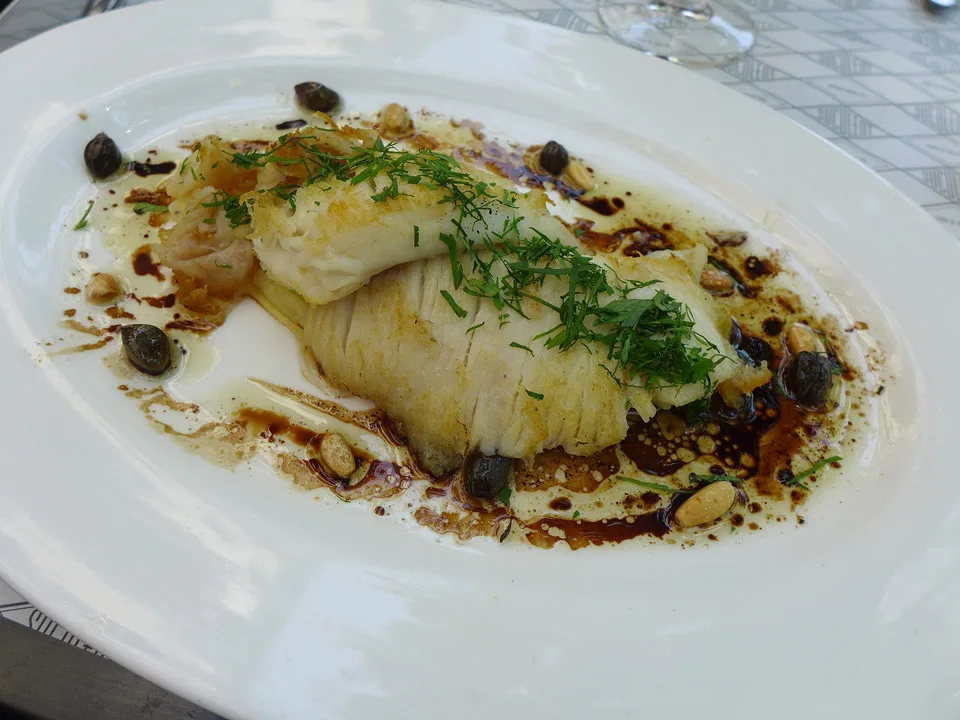 Skate med kapers og brunet smør