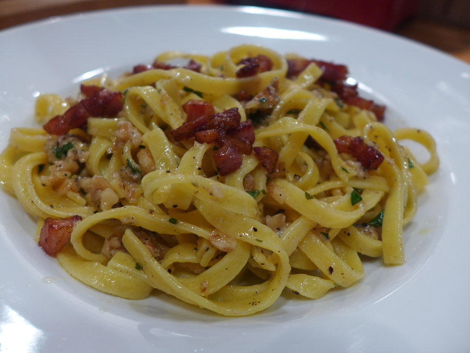 Pastaretten med litt bacon på.