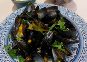 Marokkanske blåskjell med pommes frites og sitronmajones