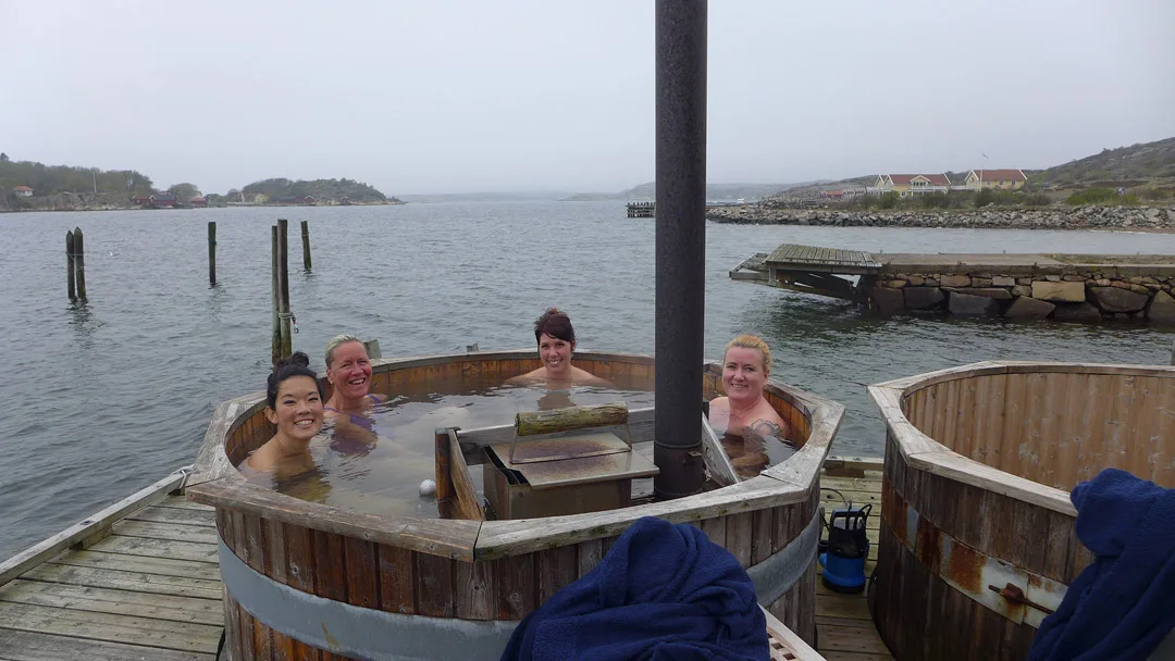 Pikene i stampen. Louise, Hilde, Emelie og meg.