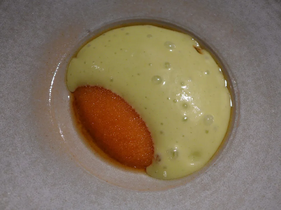 Løjrom med potetkrem.