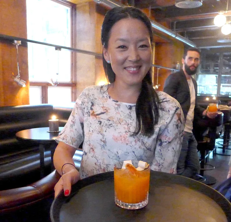 Monica Berg står bak Sommeraquaviten laget hos HIMKOK.