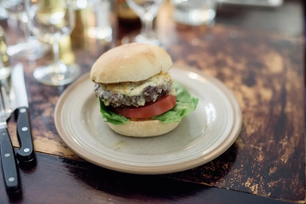 Burger – Smalhans style. (foto: Erik Five)