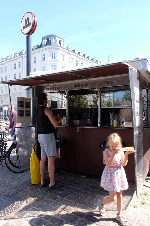 Pølsekompaniet holder til ved Torvehallerne.