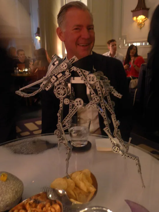 Erik og rar drink i monsterkreasjon.