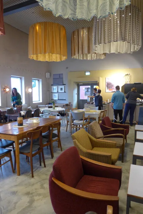 Jeg digger dette stedet uten egentlig å ha prøvd det ordentlig. Heldige Leknes som har et slikt sted! 