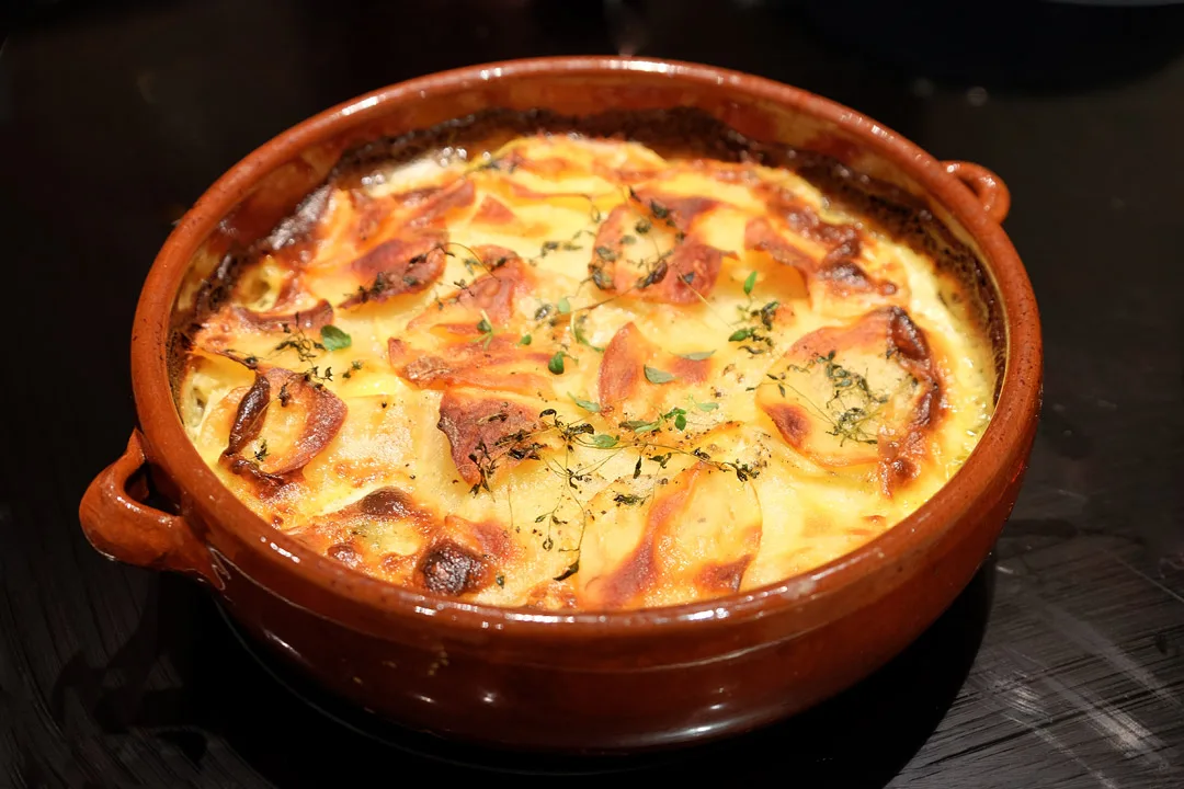 Potetform med bacon.