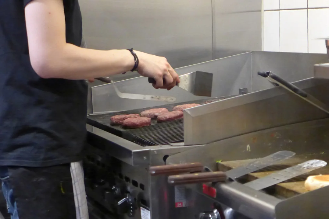 Deilige burgere behandles med kjærlighet og erfaring.