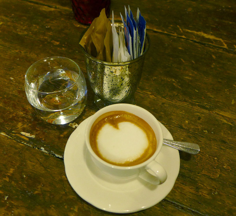 Litt kaffe må til. Ikke bare vin.