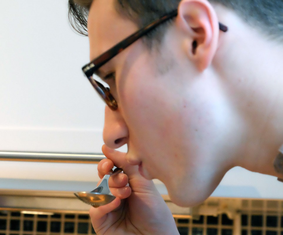 Cuppingen er i gang.