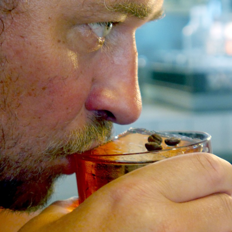 Min gode venn, Arild smaker på en perfekt Coffee Negroni i København.