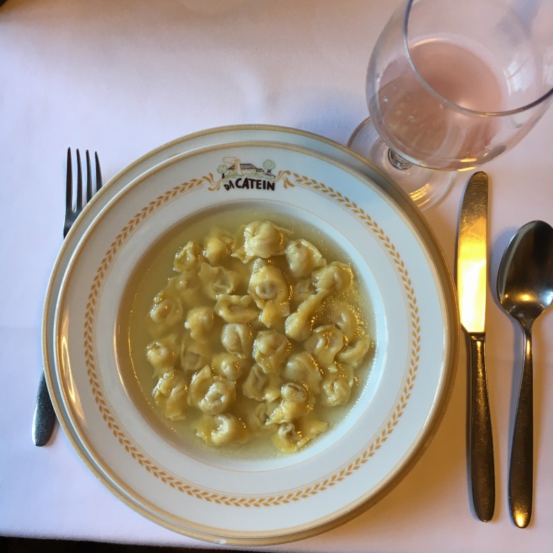 Cappeletti in brodo på Trattoria da Cattini.