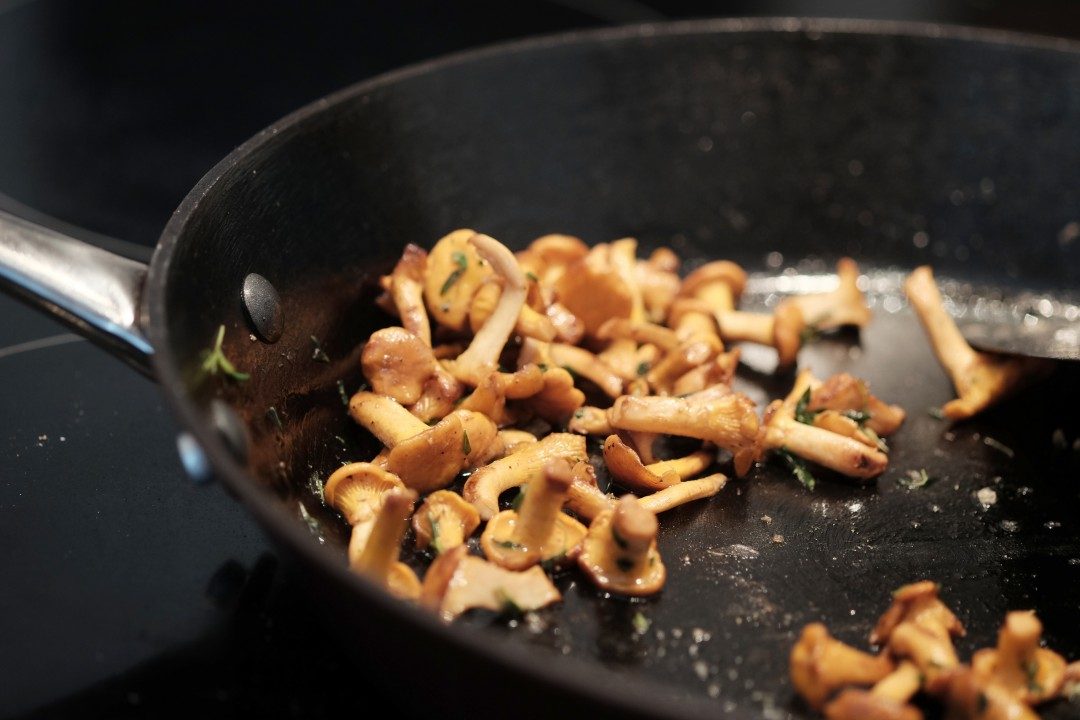 Kantareller stekt i smør.