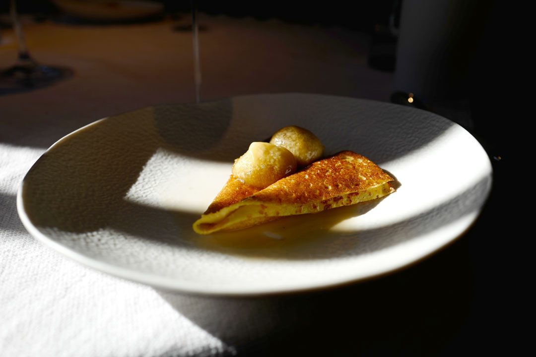 Pannekaker og flamberte fiken.