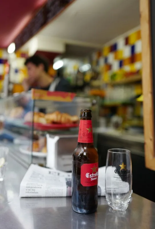 Bar Mendizabal, barcelona, estrella damm, helleskitchen, raval