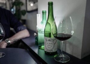 Her går du for god vin i Stockholm