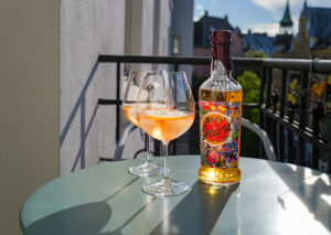 Sommerens aquavit og tonic